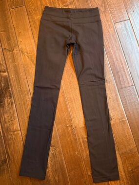 Lululemon Vintage Reversible Groove pant - black sz 6
